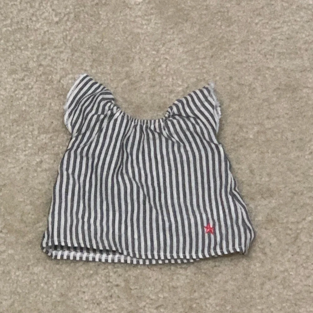 Minikane Doll + Clothes - Picture 4 of 6